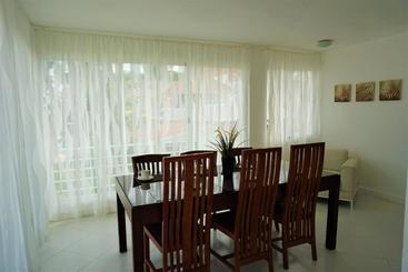 تختخواب و صبحانه Oreuga Apartahotel Boutique