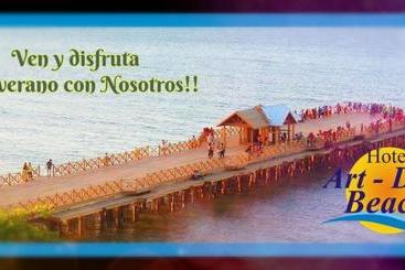 هتل Art Deco Beach