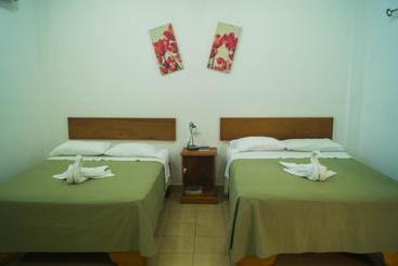 هتل Explore Lodge