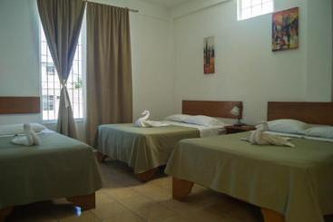 هتل Explore Lodge