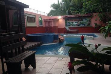 هتل Posada Las Iguanas
