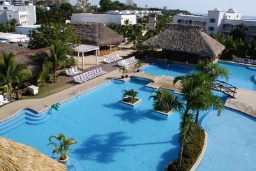 Playa Blanca Beach Resort  All Inclusive