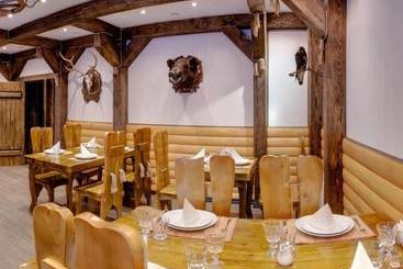 هتل Forest House