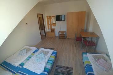 هاستل Kv Apartmans Varšavská