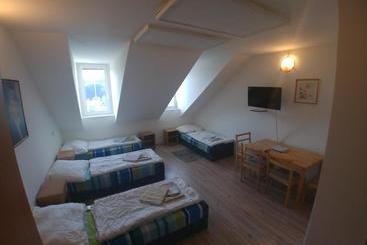 هاستل Kv Apartmans Varšavská