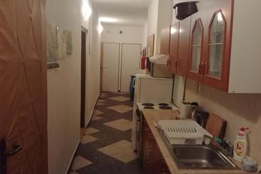 هاستل Kv Apartmans Varšavská
