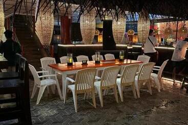 בית מלון כפרי Paragon Mirissa