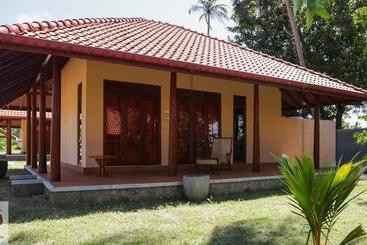 استراحتگاه Nilaveli Ayurveda Center
