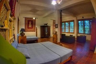 استراحتگاه The Kandy Samadhicentre