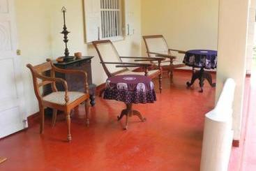 Top Of The Hill Guesthouse
