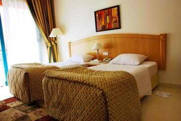 Sinaway Lagoon Aquapark Hotel And Spa