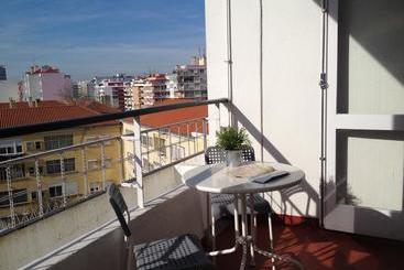 تختخواب و صبحانه Autentik Guest House