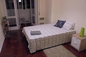 تختخواب و صبحانه Autentik Guest House