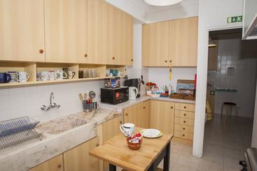 تختخواب و صبحانه Autentik Guest House