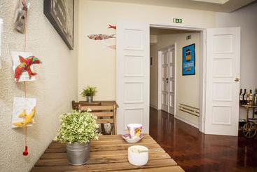 تختخواب و صبحانه Autentik Guest House