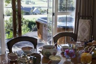 تختخواب و صبحانه Silver Peaks Lodge