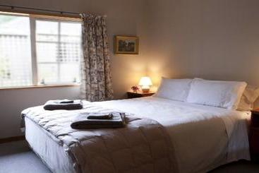 تختخواب و صبحانه Silver Peaks Lodge