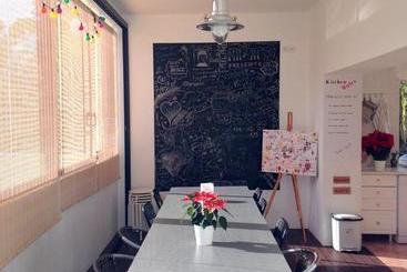 Cascais Cool Hostel Suites & Pool