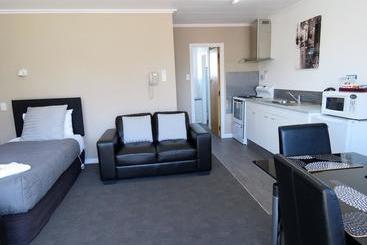Yarrow Motel