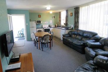 Yarrow Motel