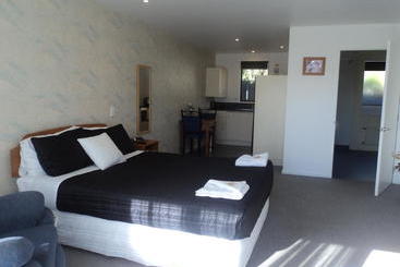 Yarrow Motel