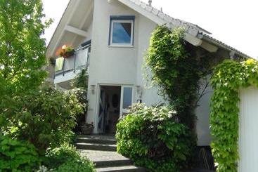 ベッドアンドブレックファースト Haus Erika Am Weg
