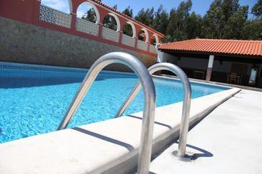 تختخواب و صبحانه Serra Mar
