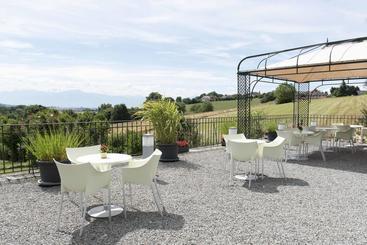 ホテル Hôtel Le Funi De Cossonay