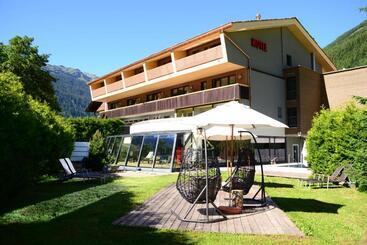 ホテル Rovanada Wellness & Bergnatur