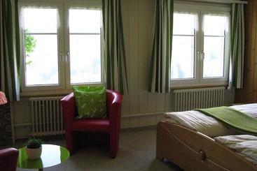 هتل Zimmer & Z Morgä Schönenboden