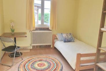 Общежитие Schutzenbach Backpackers For Adults 18 35