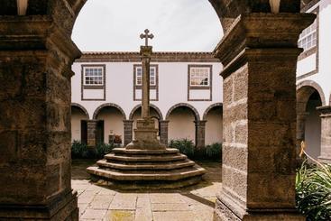 Azores Youth Hostels   Pico