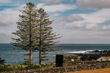Azores Youth Hostels   Pico