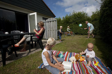 استراحتگاه Vakantiepark Dennenoord