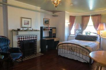 A Tanners Home Inn Bed And Breakfast