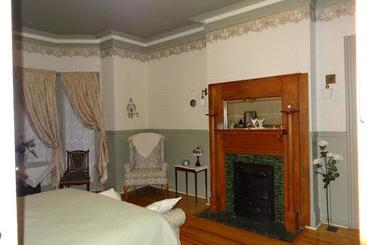 A Tanners Home Inn Bed And Breakfast