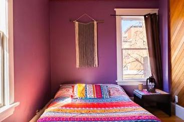 Auberge C Mon Inn Hostel
