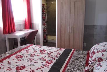 هتل Hostellerie Du Suroît