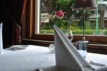 هتل Restaurant Het Roode Hert