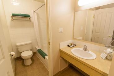 مُتل Best Maple Inn  Drayton Valley