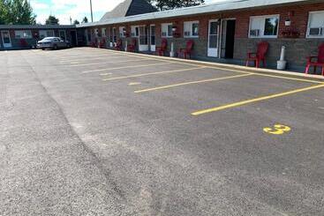 Trunk Road Motel