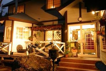 تختخواب و صبحانه Natural House Pure 21