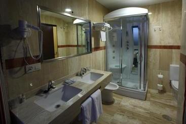 هتل Gran Casona De Sanabria