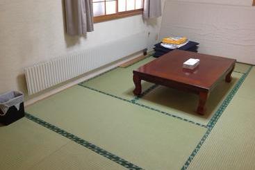 هتل Rusutsu Lodges Pension Lilla Huset