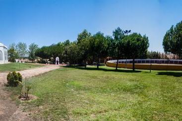 هتل Rural La Yagona