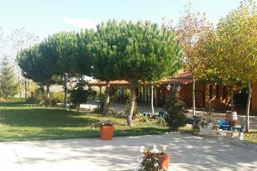 هتل Rural La Yagona
