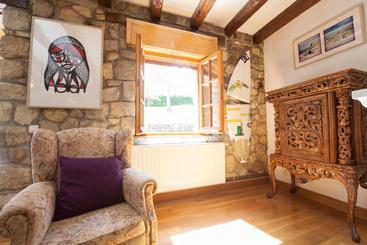 Moana Surf Hostel