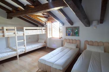 Moana Surf Hostel