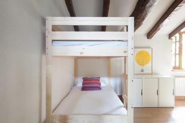 Moana Surf Hostel
