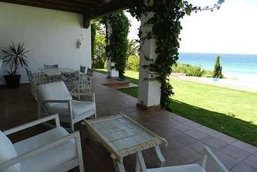 تختخواب و صبحانه Villa Biarritz